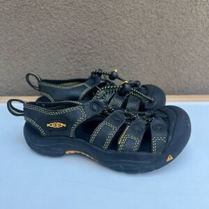 Keen Sandals Kids Size US 10 (EU 27) Black Closed Wide Toe Box Comfort Waterproo